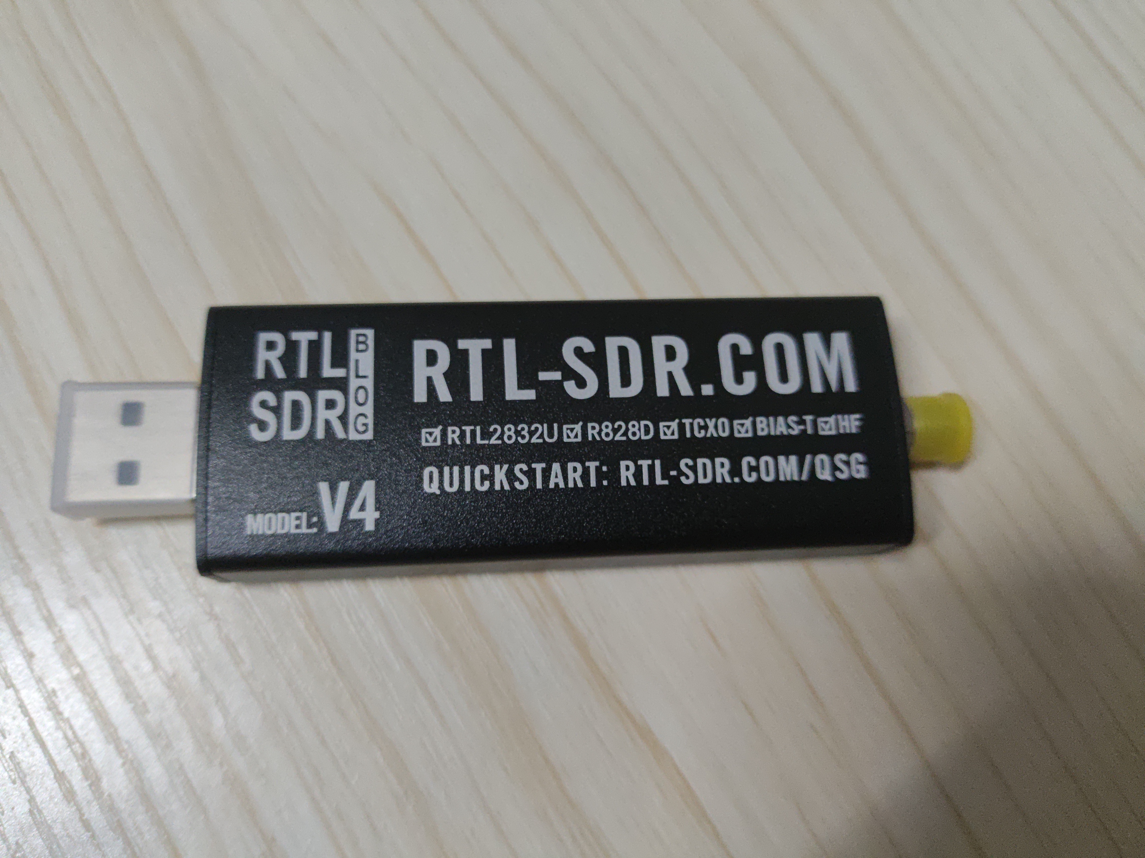 RTL-SDR 硬件实物